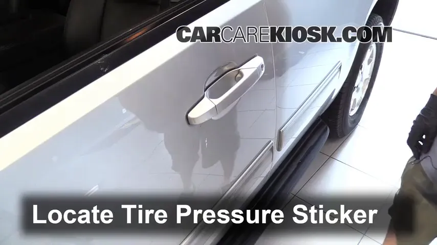 2013 Chevrolet Tahoe LT 5.3L V8 FlexFuel Tires & Wheels Check Tire Pressure